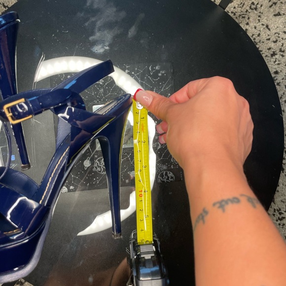 Saint Laurent - Picture 5 of 8